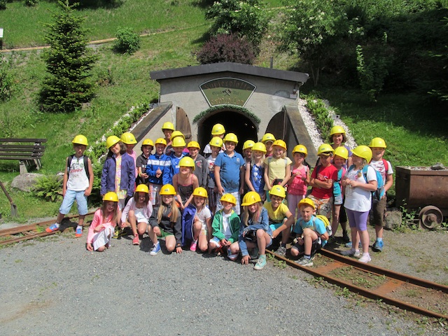 Volkschule Kirchberg unternimmt einen Ausflug 